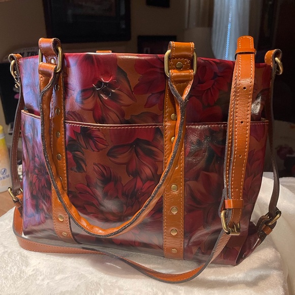 Patricia Nash Handbags - Patricia Nash Studded  “Carducci “ shoulder Bag NWOT